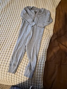 Hanna Andersson Light Gray Long-Sleeve Zip One-Piece Sleep Sack